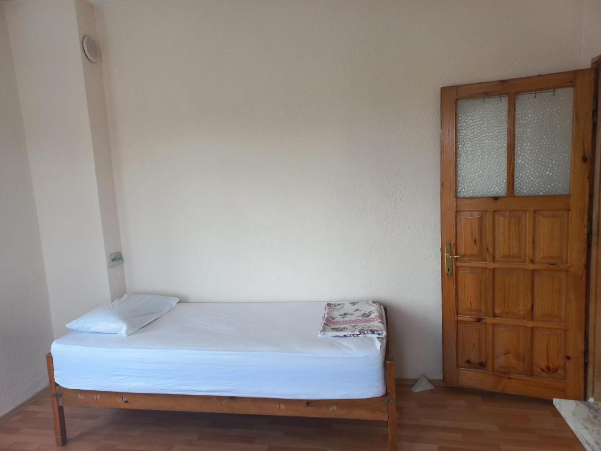 Adventurous Local Hostel Фетие Екстериор снимка