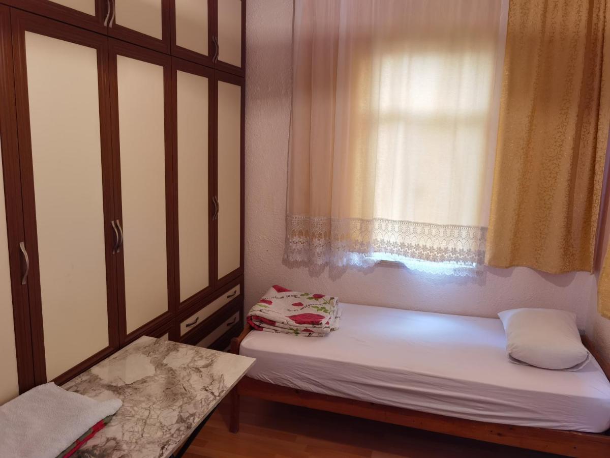 Adventurous Local Hostel Фетие Стая снимка