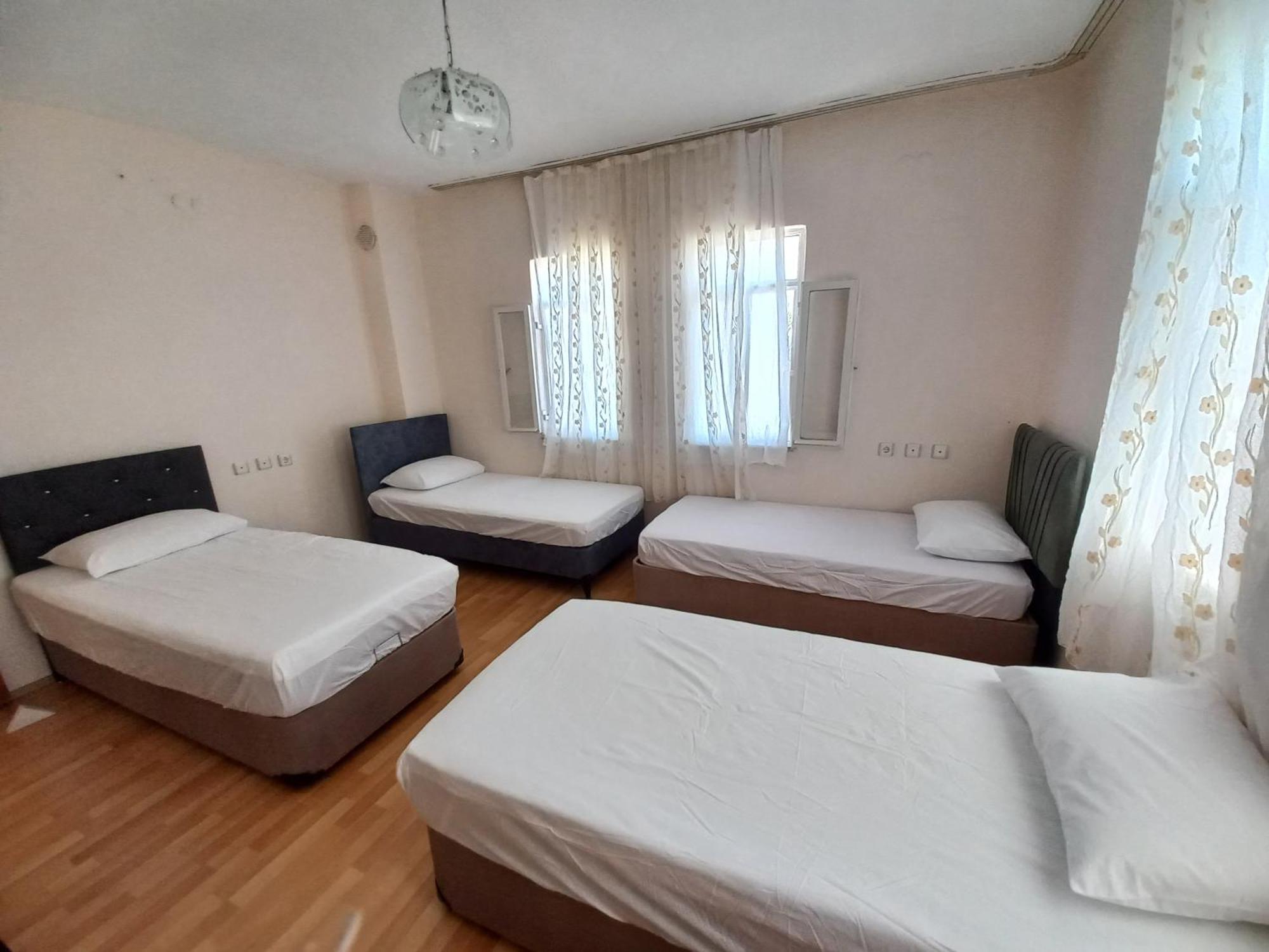 Adventurous Local Hostel Фетие Екстериор снимка